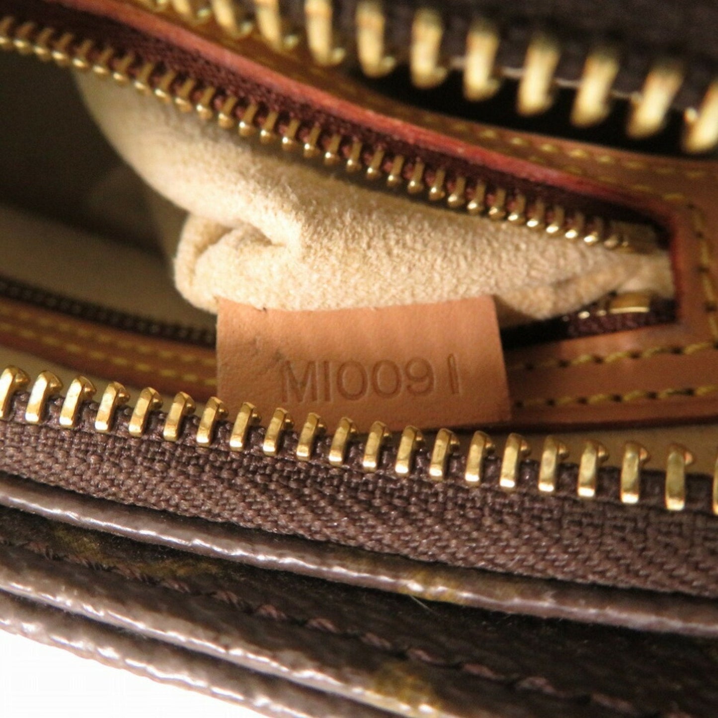 Monogram Canvas Pochette M51007