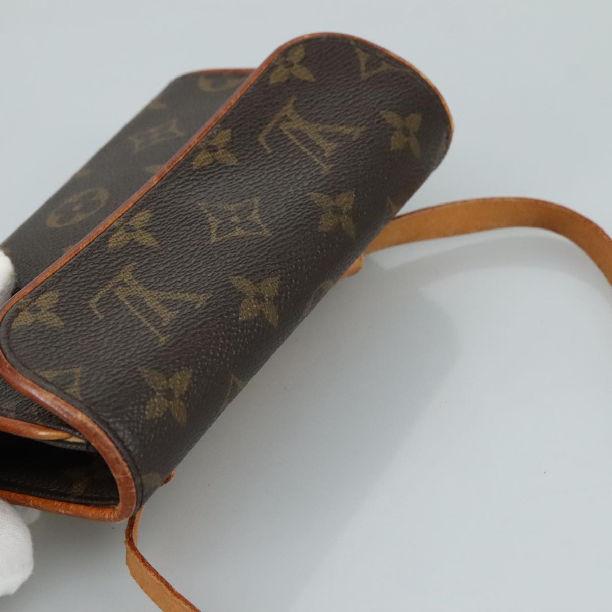 Vintage Canvas Shoulder Bag with Strap and Storage