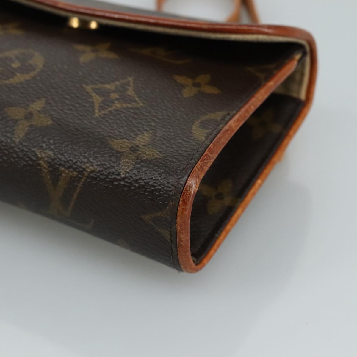 Vintage Canvas Shoulder Bag with Strap and Storage
