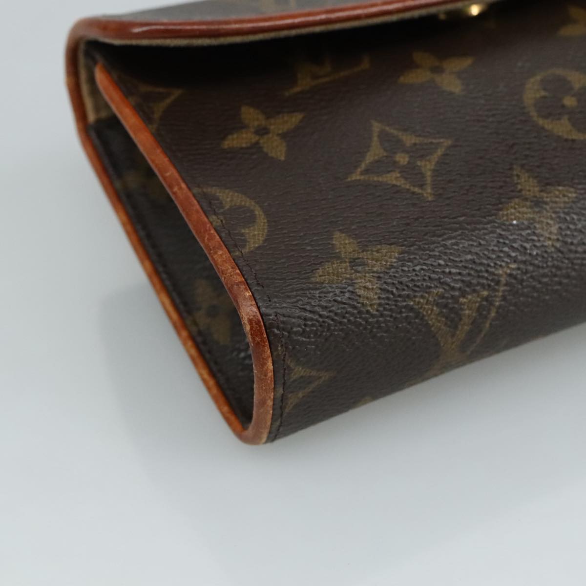 Vintage Canvas Shoulder Bag with Strap and Storage