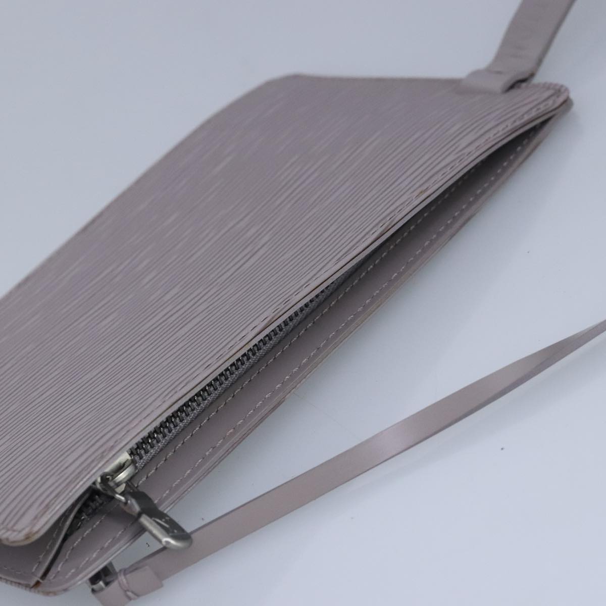 Pochette Epi Leather Clutch M60683