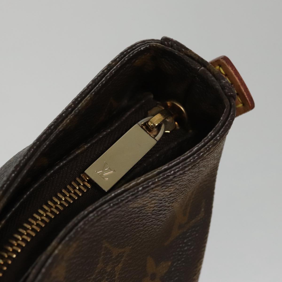 Looping GM Canvas Handbag with Dust Bag