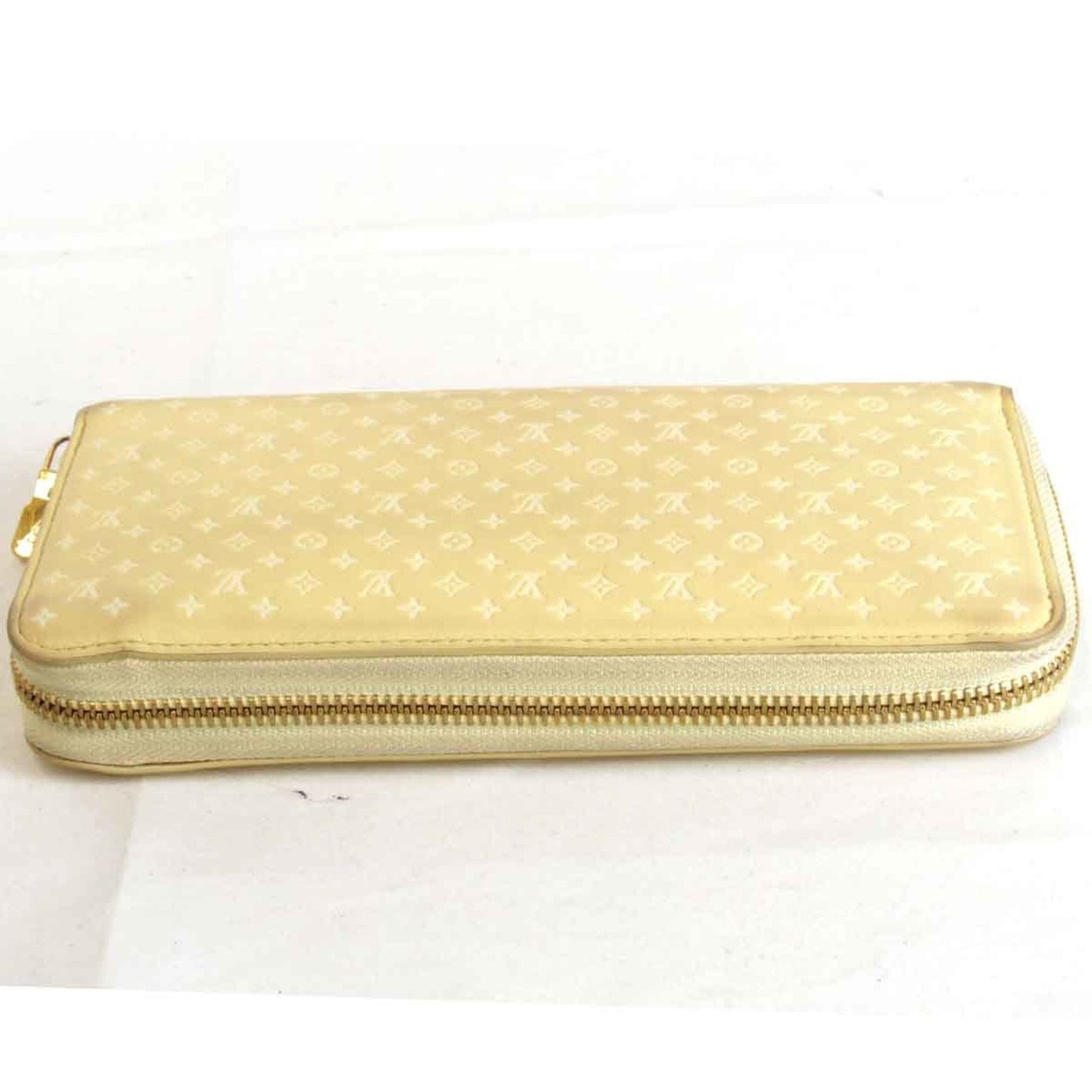 Luxury Leather Zippy Wallet