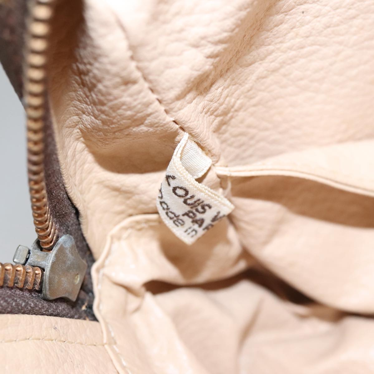 Toiletry Bag in Canvas with Storage Odor