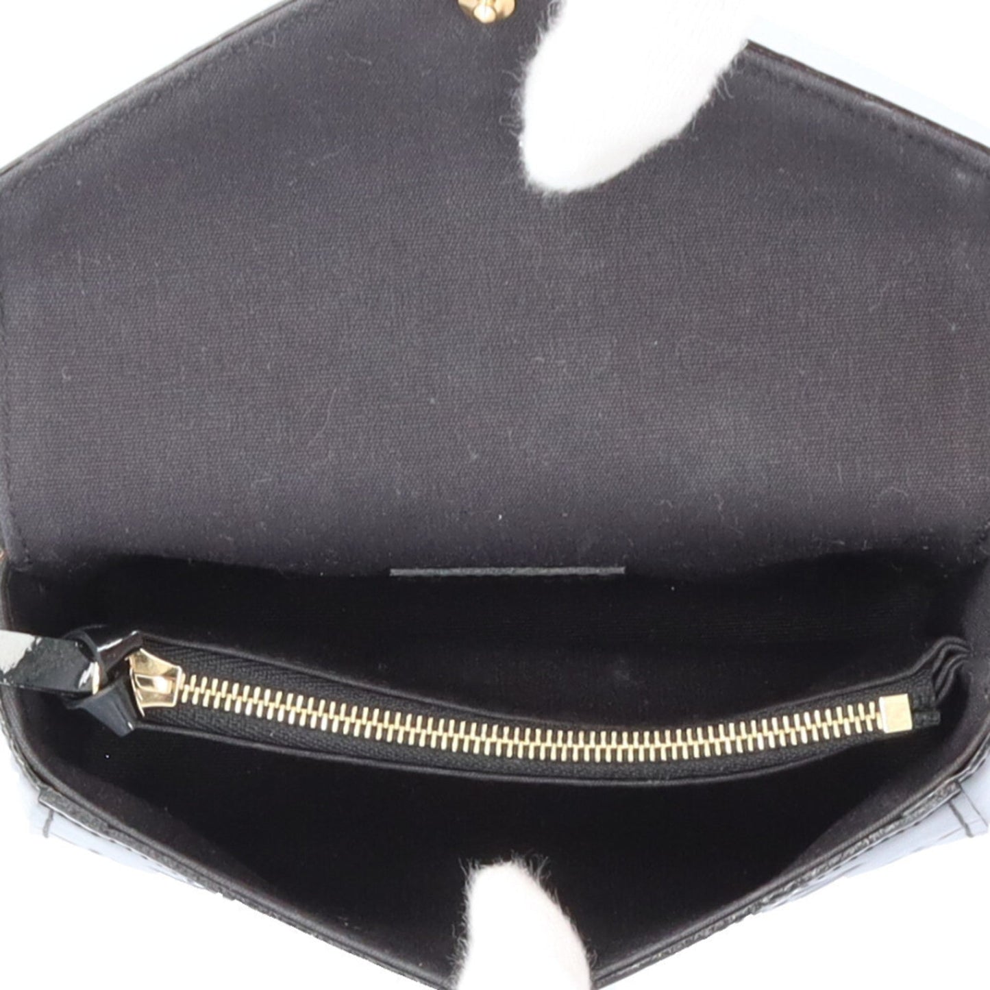 Patent Leather Handbag with Metal Fittings and Good Condition