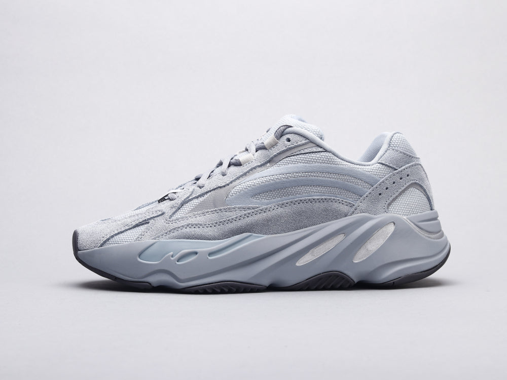 GLM - Yzy 700 Hospital Blue Sneaker