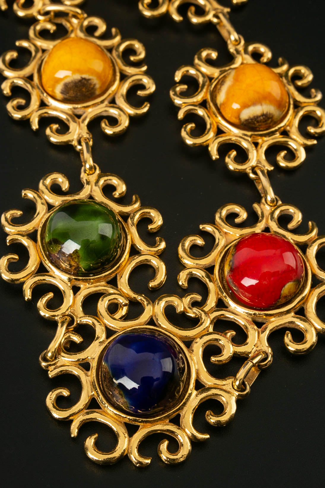 Collier court Denaive