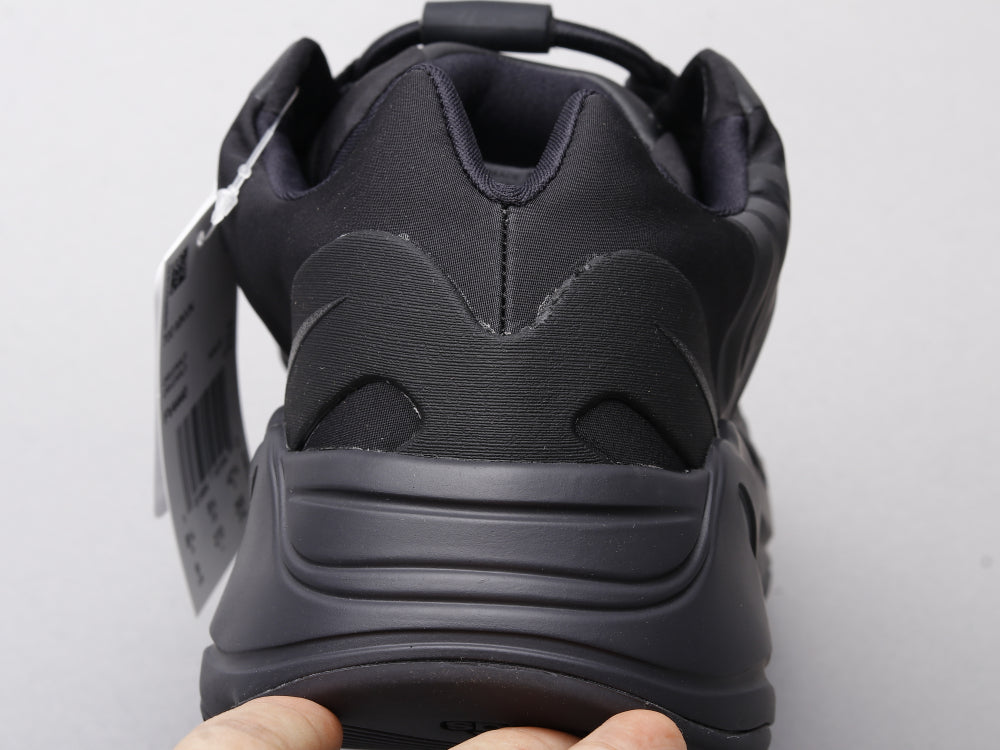 GLM - Yzy 700 Dark Glow Sneaker