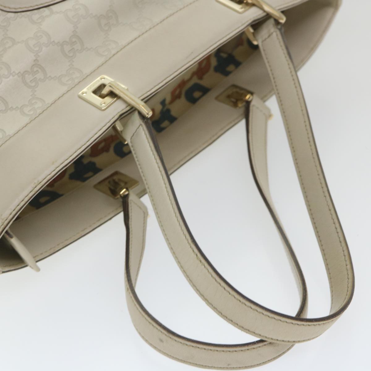 Gucci GG Signature