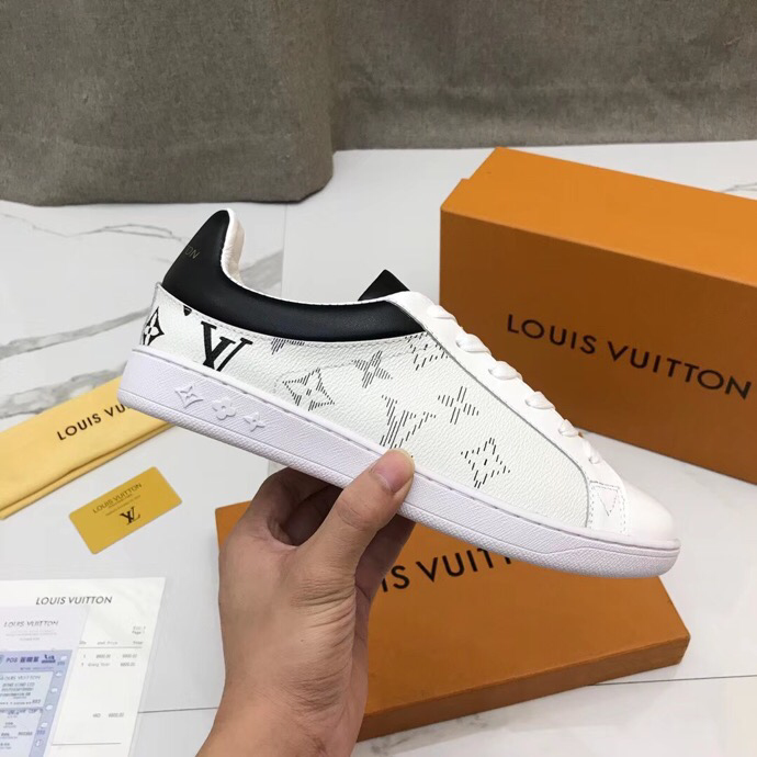 GLM - Top Quality Luv Sneaker 049