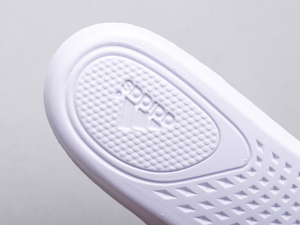 GLM - Yzy 700 Magnet Sneaker