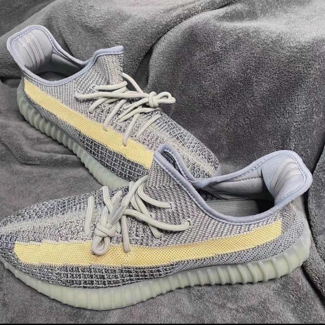 GLM - Yzy 350 Washed Tannins Sneaker