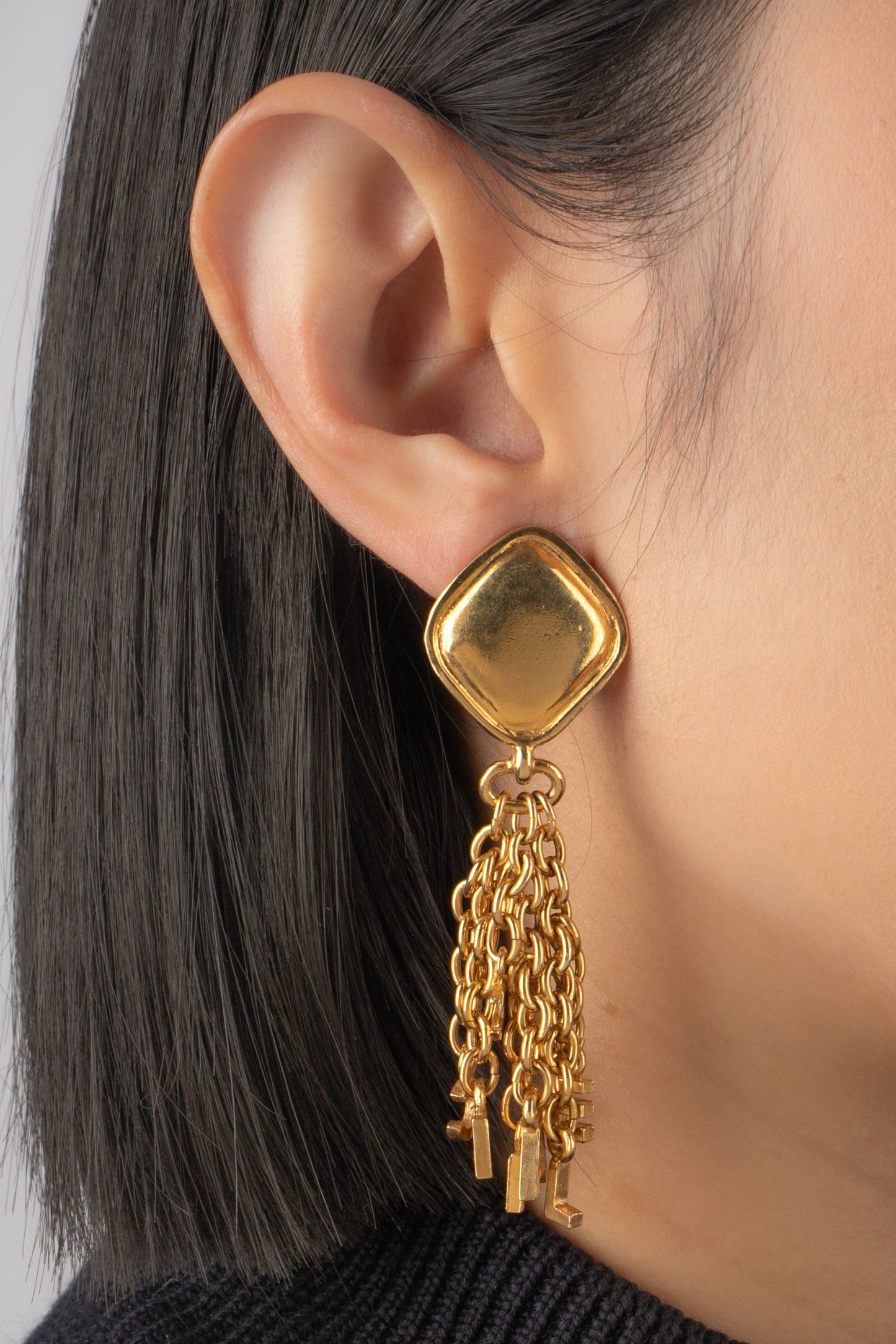 Boucles d'oreilles charms Chanel