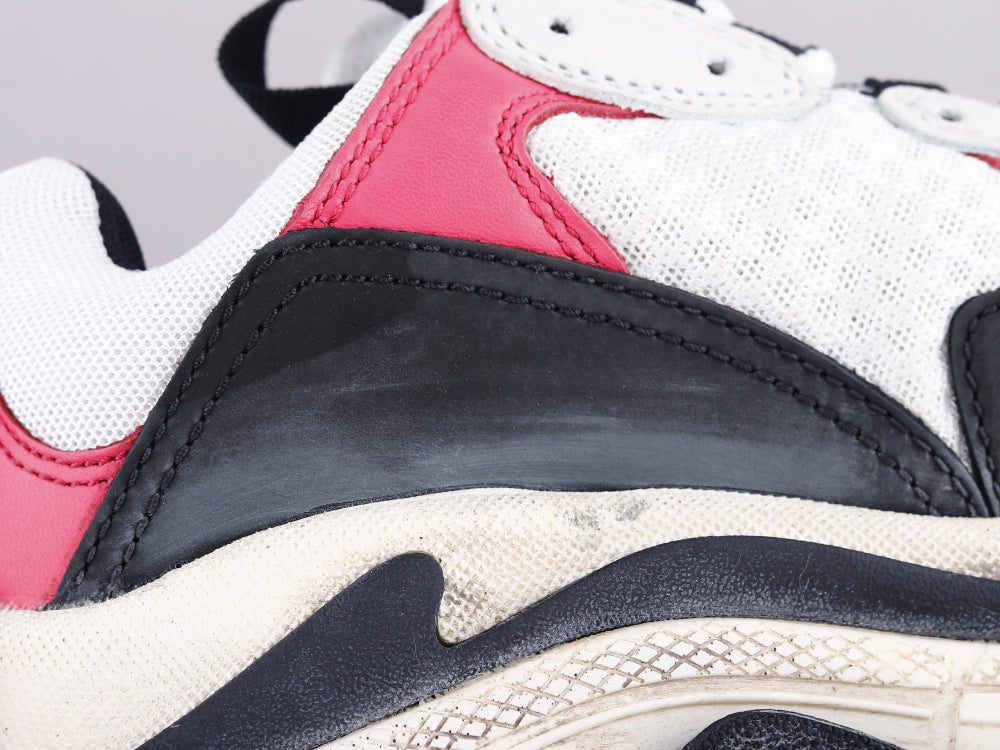 GLM - Bla Triple S Black And White Powder Sneaker