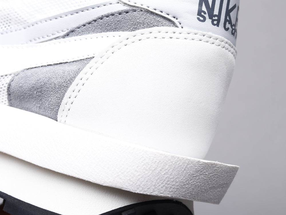 GLM - NKE Waffle off-white