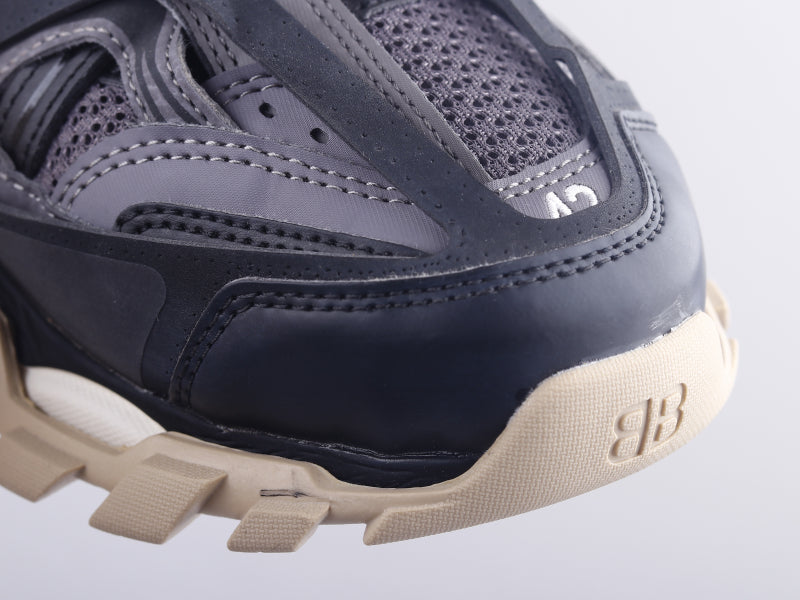 GLM - Bla Track Three Generations Sneaker