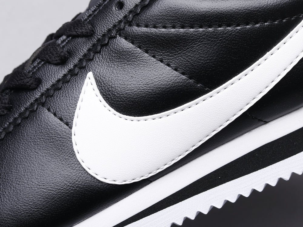 GLM - NKE A generation of black and white leather