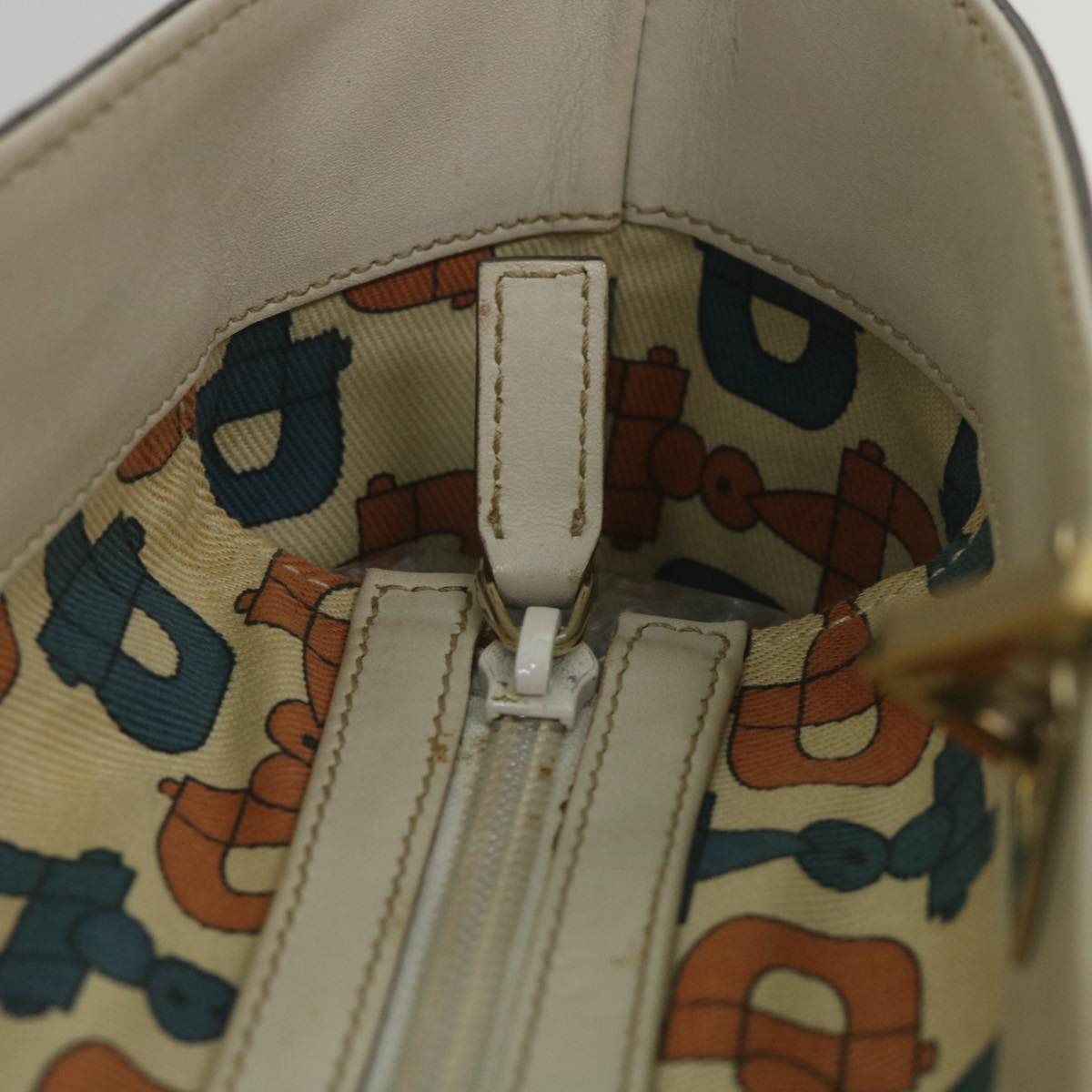 Gucci GG Signature
