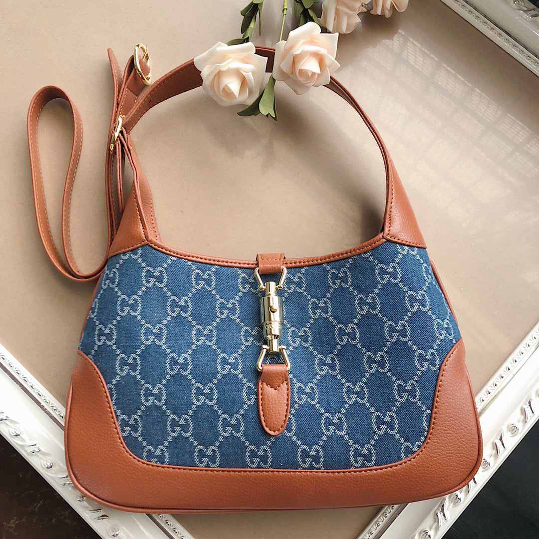GC231   Mini:7.5x5.1x1.2inch   Small:11x7.5x2inch