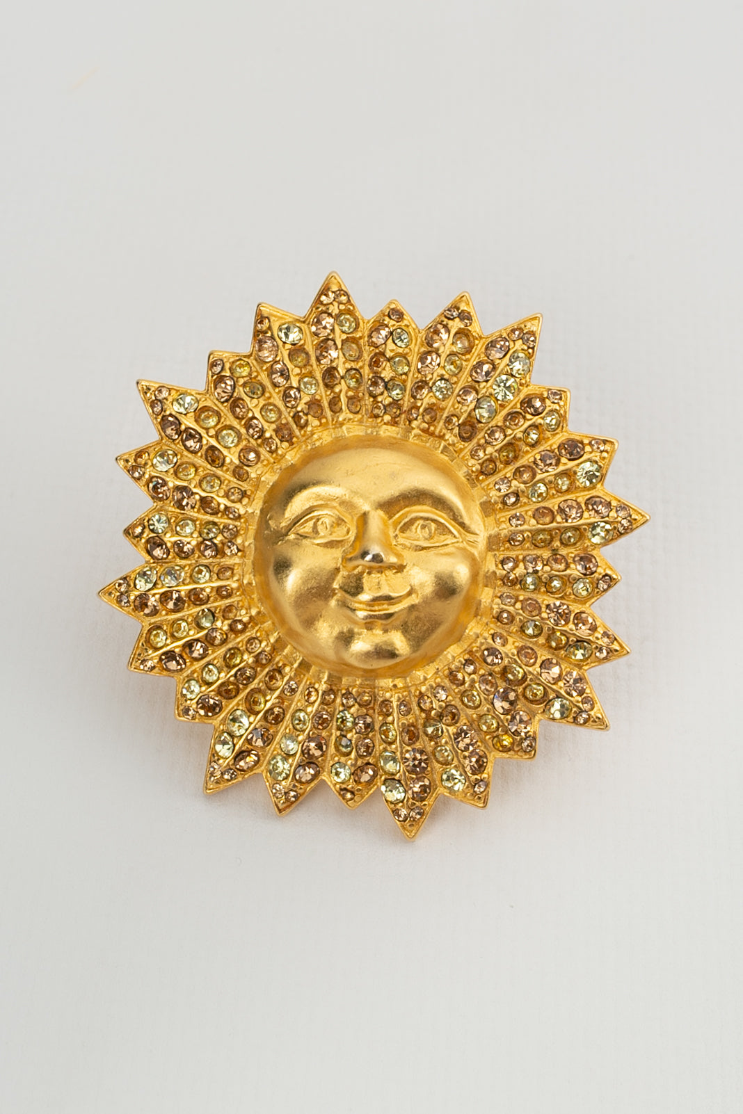 Broche soleil Karl Largerfeld