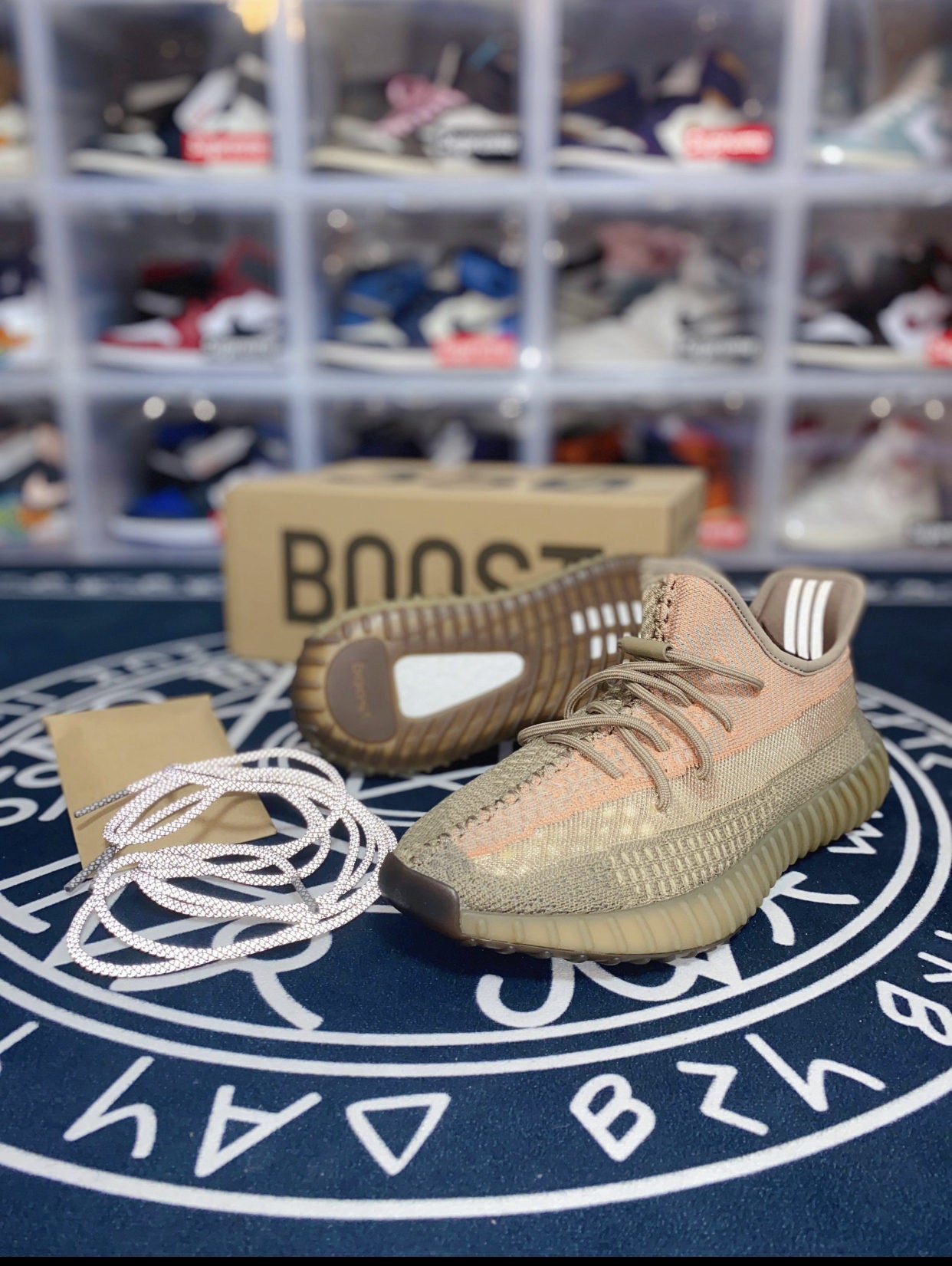 GLM - Yzy 350 Dirty Orange Angel Sneaker