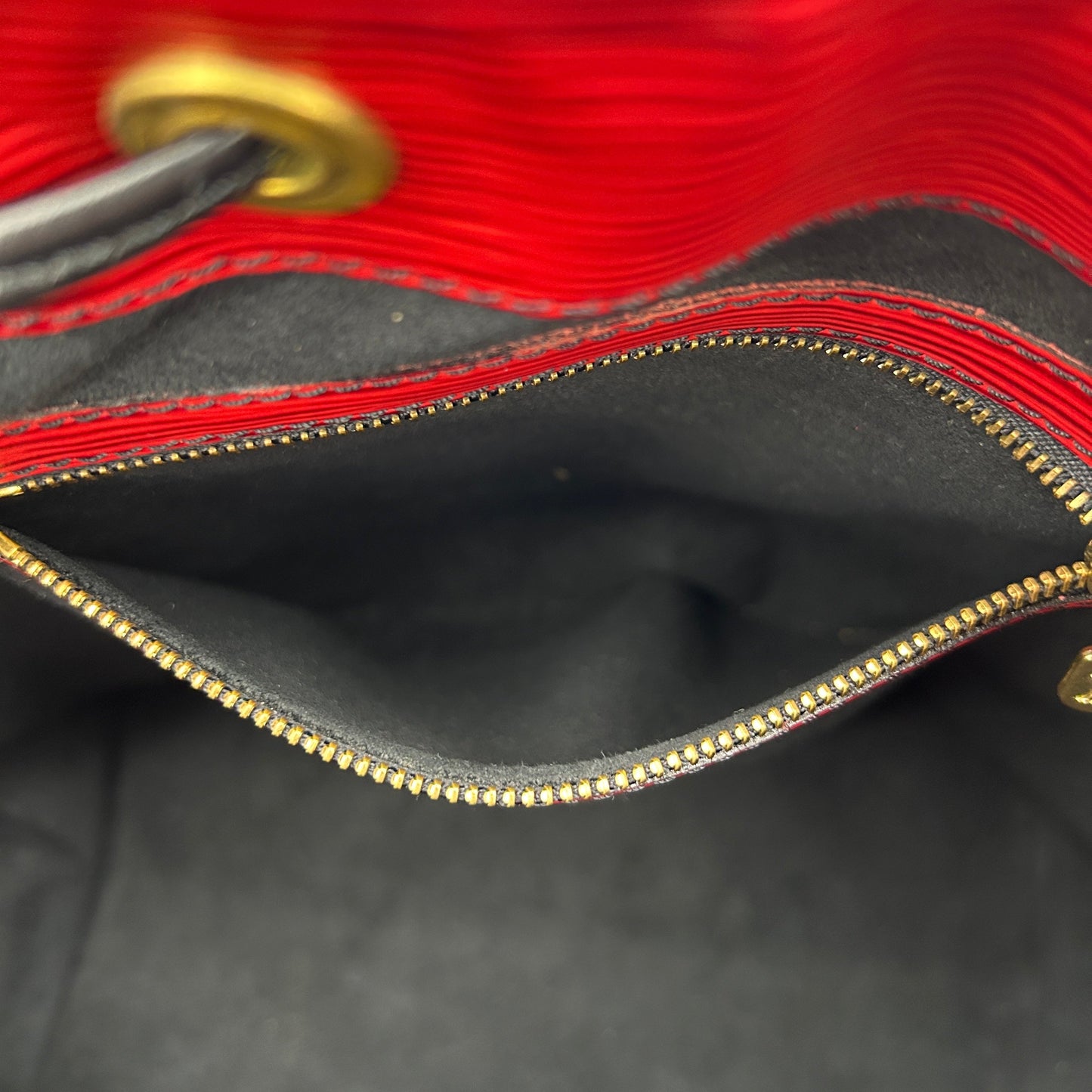 Louis Vuitton Noe Epi Bicolor YVEAE810
