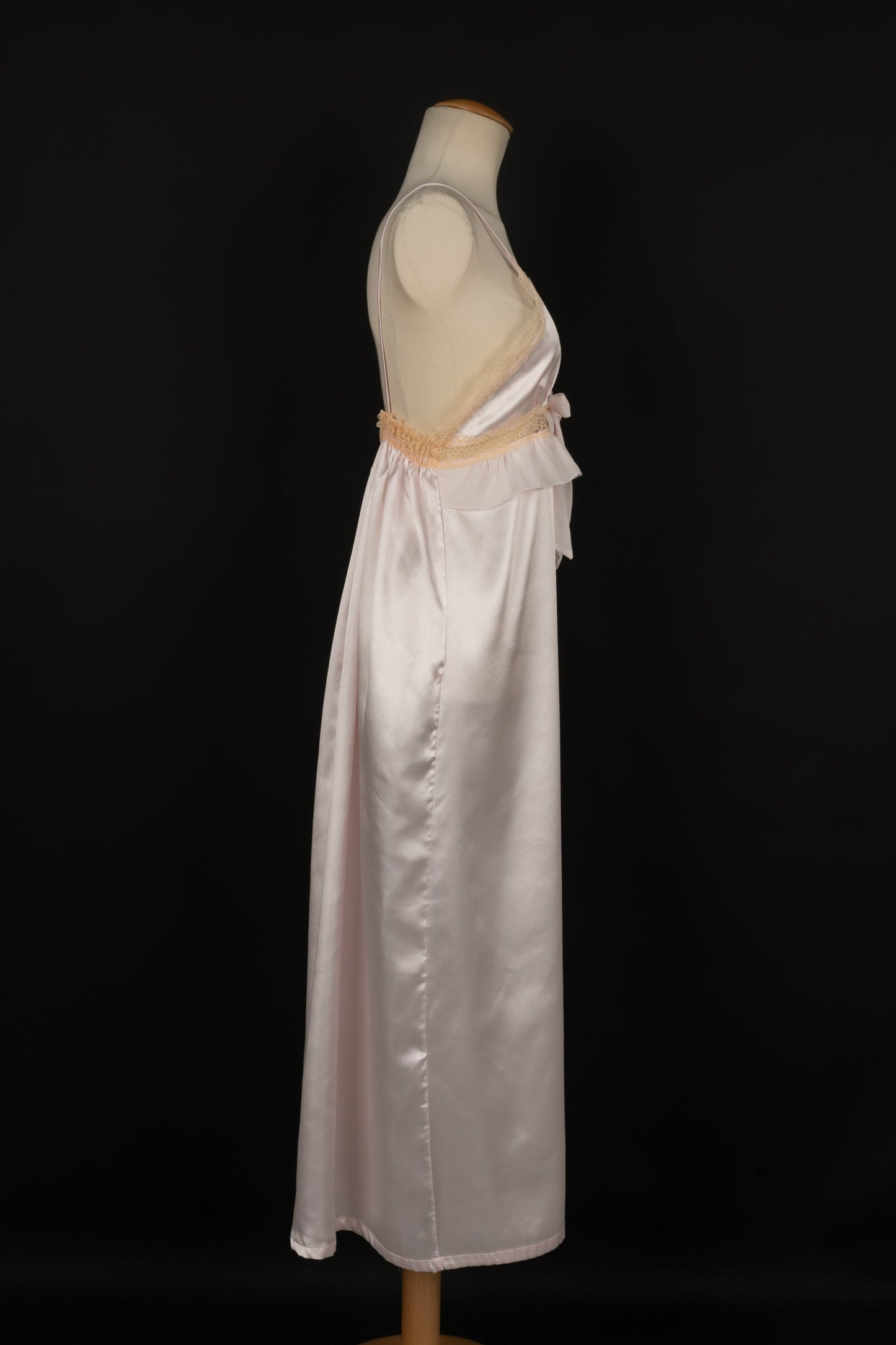 DÃƒÆ’Ã‚Â©shabillÃƒÆ’Ã‚Â© Nina Ricci