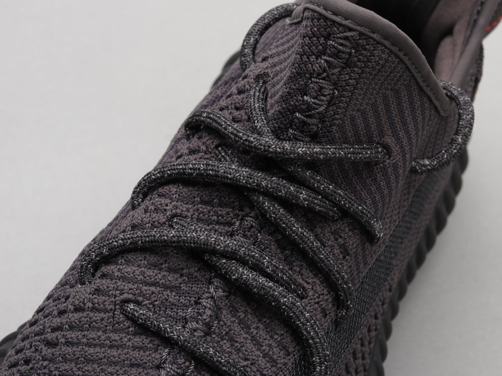 GLM - Yzy 350 Black Angel Sneaker