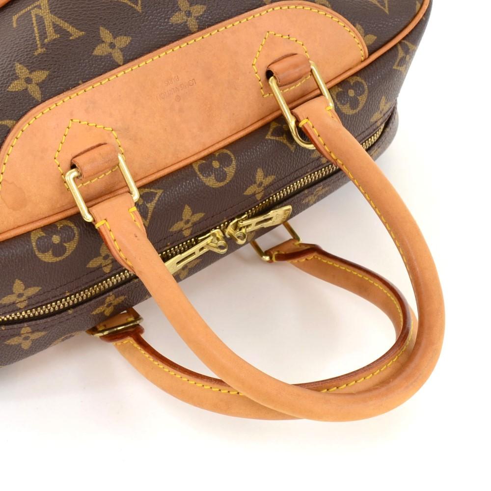 Louis Vuitto Deauville Monogram Canvas Handbag