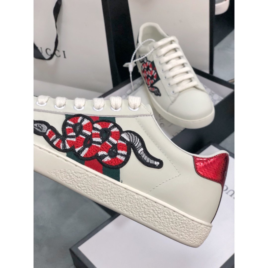 GLM-GCI Embroidered  Ace Sneaker 080