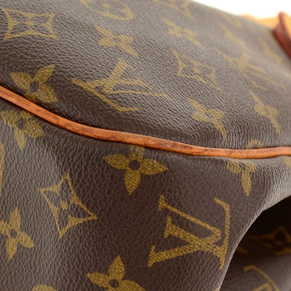 Louis Vuitto Batignolles Monogram Canvas Shoulder Bag