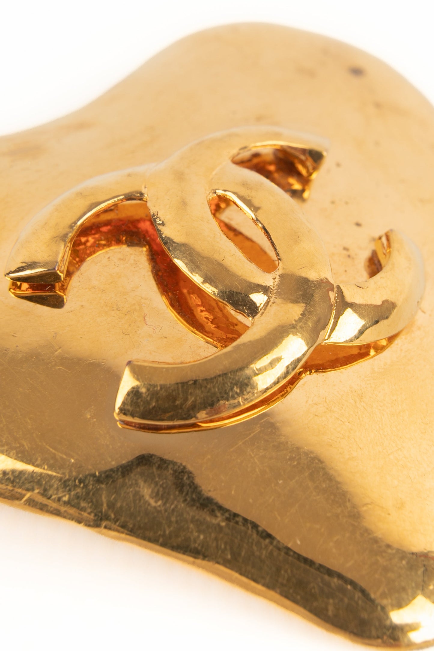 Broche coeur Chanel