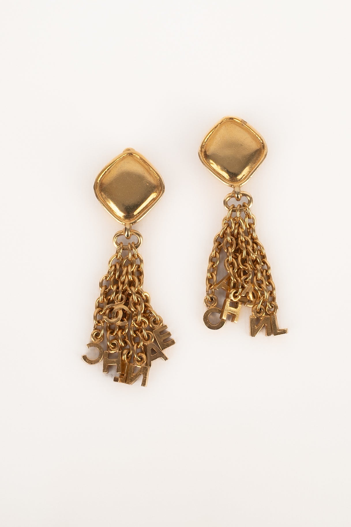 Boucles d'oreilles charms Chanel