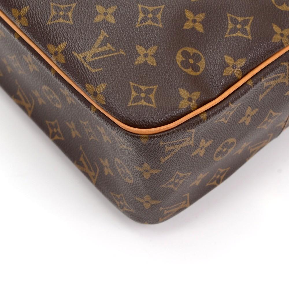 Louis Vuitto Cite GM Shoulder Bag
