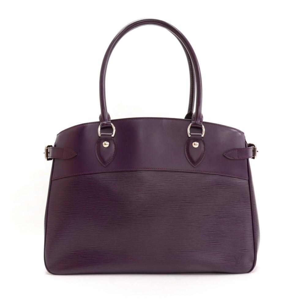 Louis Vuitto Passy GM Handbag