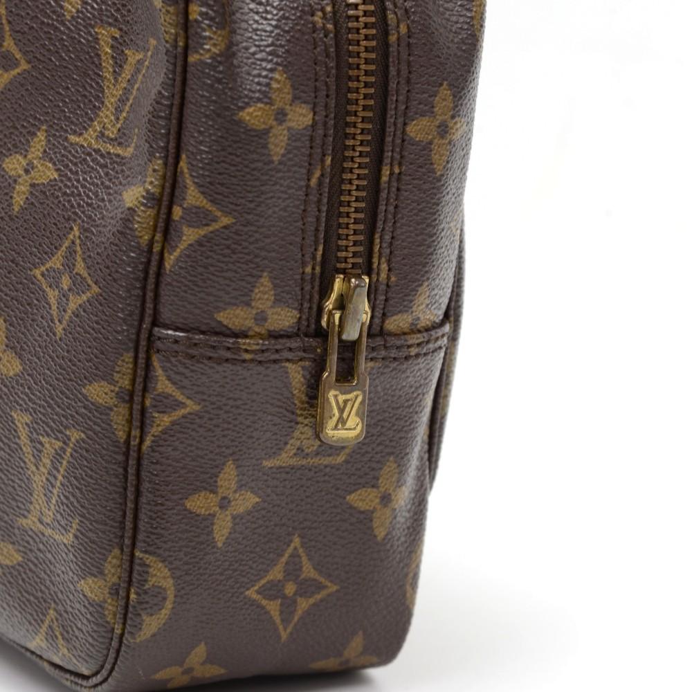 Louis Vuitto Trousse Toilette 28 Monogram Canvas Cosmetic Pouch