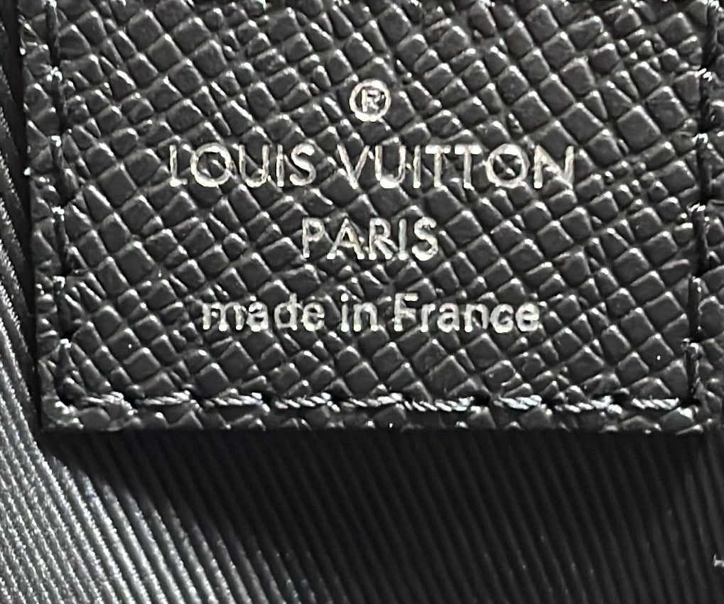 Louis Vuitton Slim Briefcase Taiga Leather