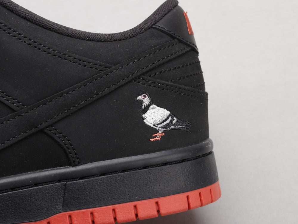 GLM - NKE Staple black dove