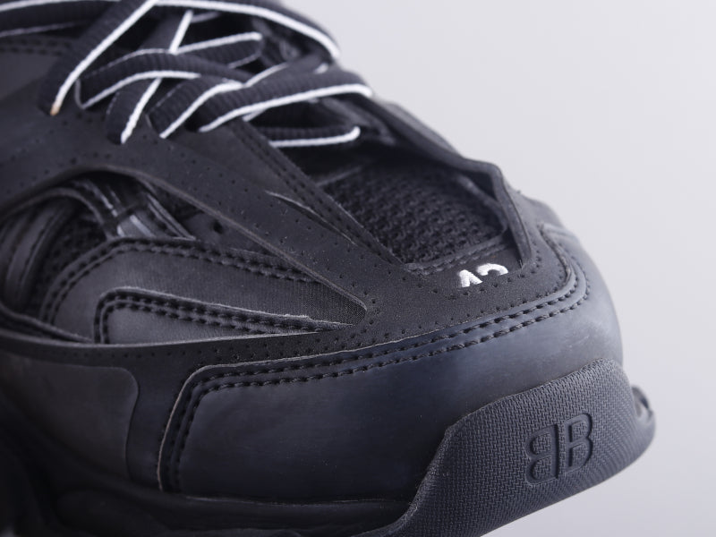GLM - Bla Track Three Generations Sneaker