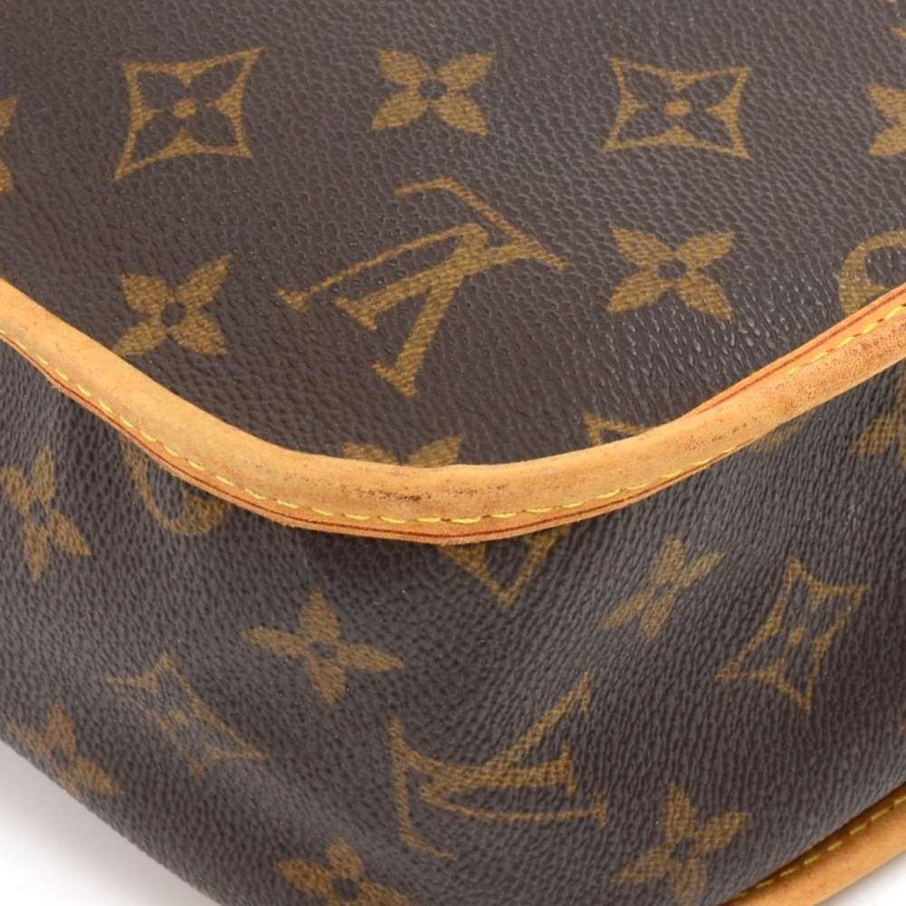 Louis Vuitto Bosphore PM Monogram Canvas Messenger Bag