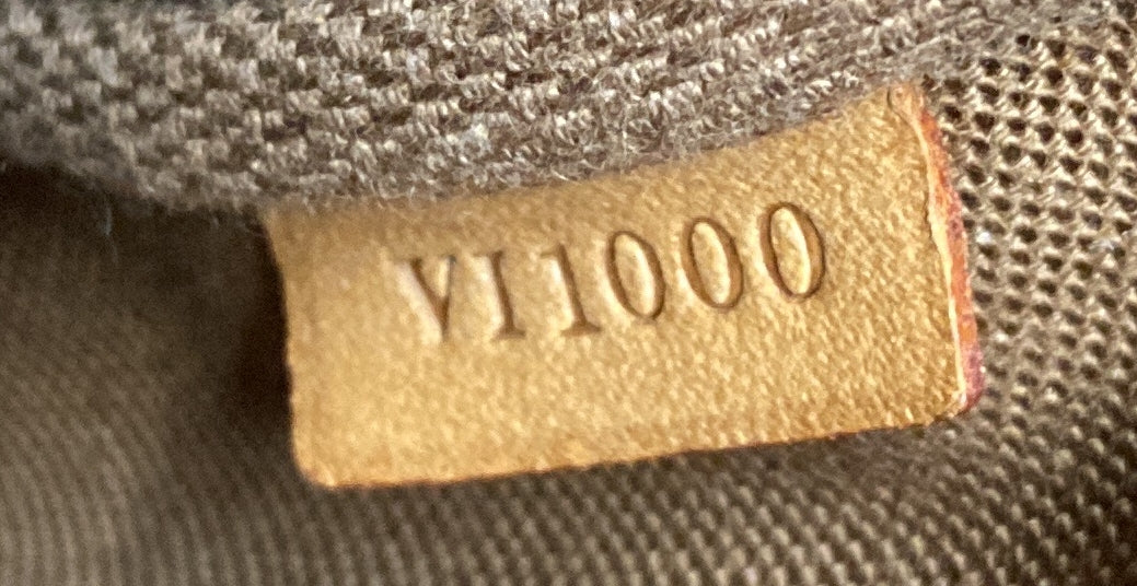 Louis Vuitton Pochette Accessoires Monogram Canvas
