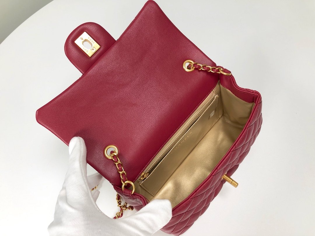 Designer bags by Chanel 224