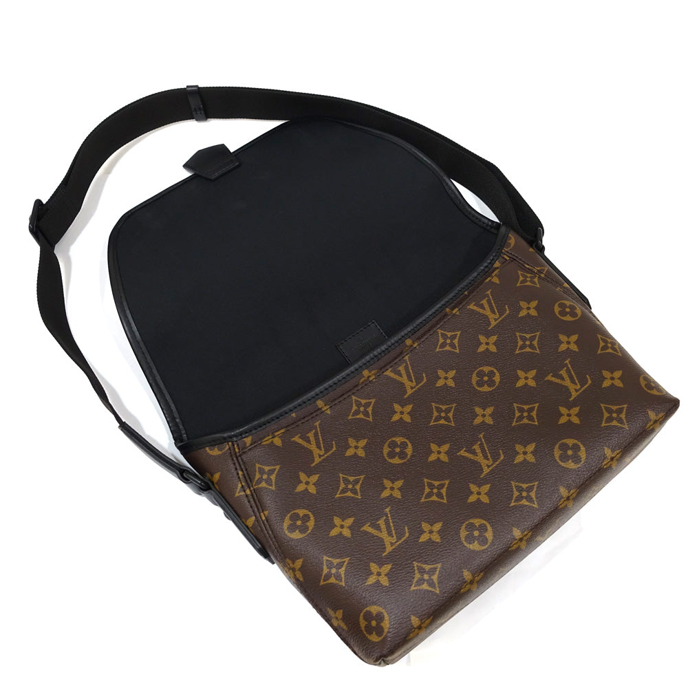 Louis Vuitton Magnetic Messengers M45557 Magnetic Messengers M45557 Magnetic Messengers M45557 Magnetic Messengers M45557 Magnetic Messengers
