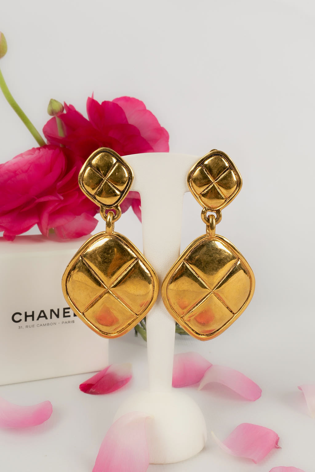 Boucles d'oreilles matelassÃ©es Chanel