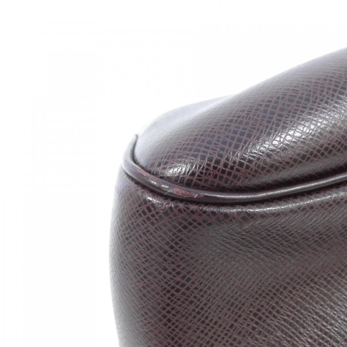 Louis Vuitton Taiga Kendal 47cm M30126 Boston Bag