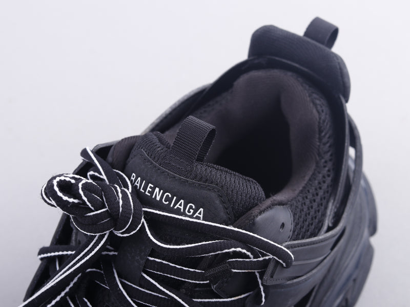 GLM - Bla Track Three Generations Sneaker