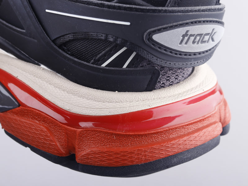 GLM - Bla Track Three Generations Sneaker