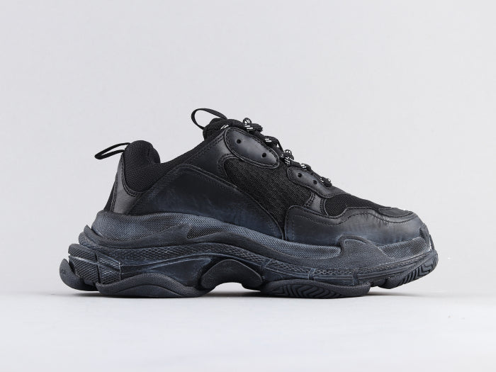 GLM - Bla Triple S Pure Black Sneaker