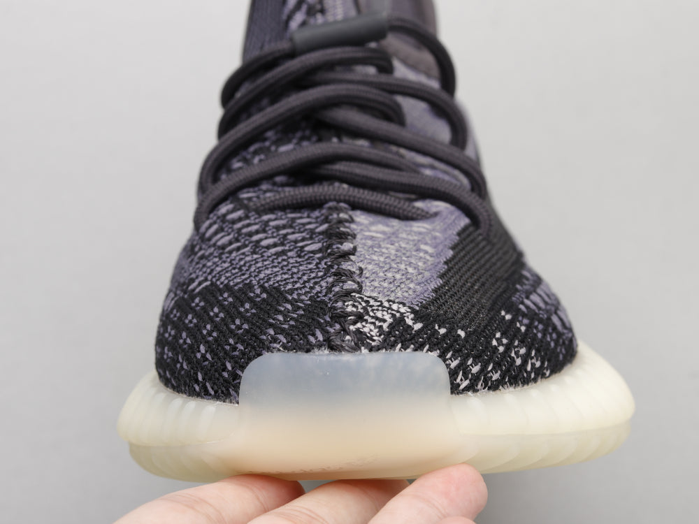 GLM - Yzy 350 Carbon Black Sesame Sneaker
