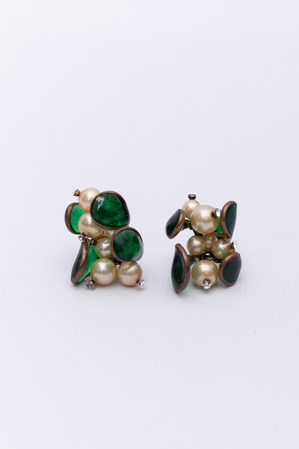 Boucles d'oreilles en pÃ¢te de verre Chanel (AttribuÃ©es Ã )
